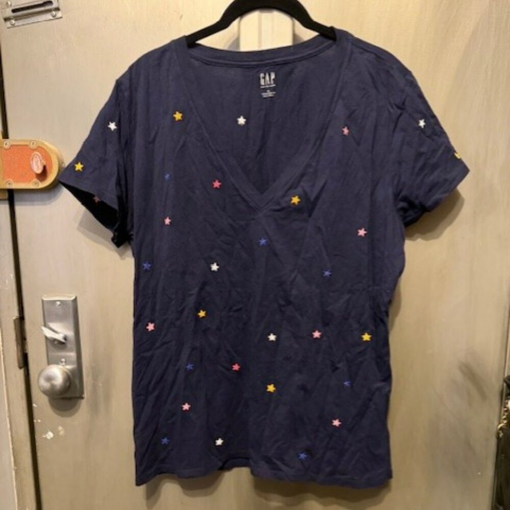 GAP Vintage Embroidered Star V-Neck T-Shirt - NWOT - Picture 10 of 16